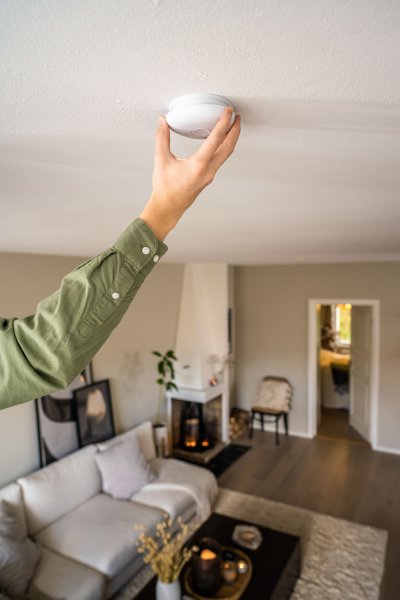 Brandvarnare Pebble 10 med inbyggt 10-årsbatteri och 3M-tejp, Housegard